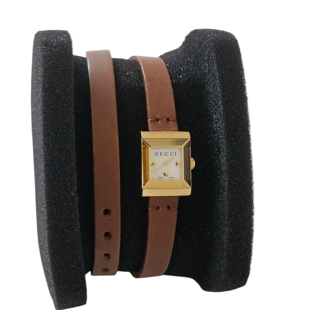 Gucci Women's Gold and Brown Leather Watch